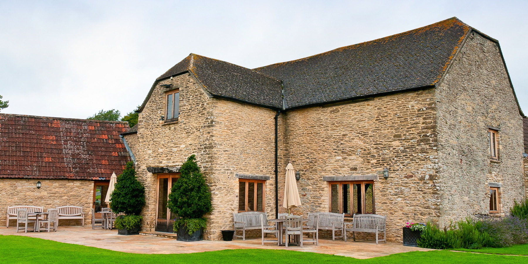Jewish Wedding in Tetbury, Gloucestershire, The Kingscote Barn